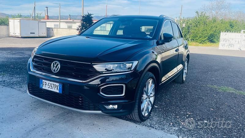 Usata VW T-Roc 150 CV (110 kW) 2017 Nero SUV