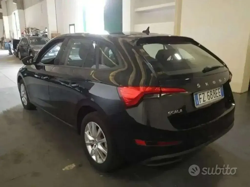 Begagnad Skoda Scala Ambition 116 HK (85 kW) 2020 Svart Halvkombi
