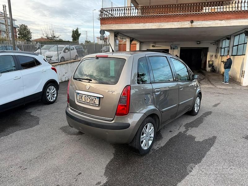 Usata Lancia Musa 90 CV (66 kW) 2007 Monovolume