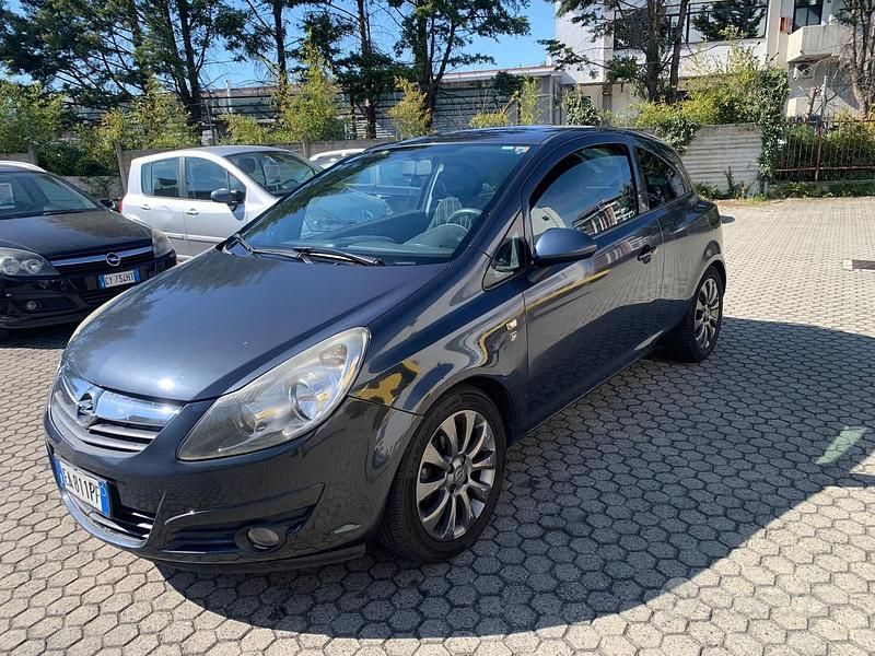 Usata Opel Corsa Edition 80 CV (58 kW) 2010 Grigio Utilitaria