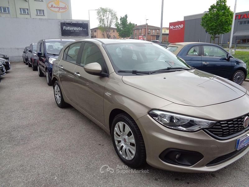 Usata Fiat Tipo Easy 95 CV (69 kW) 2017 Grigio Berlina