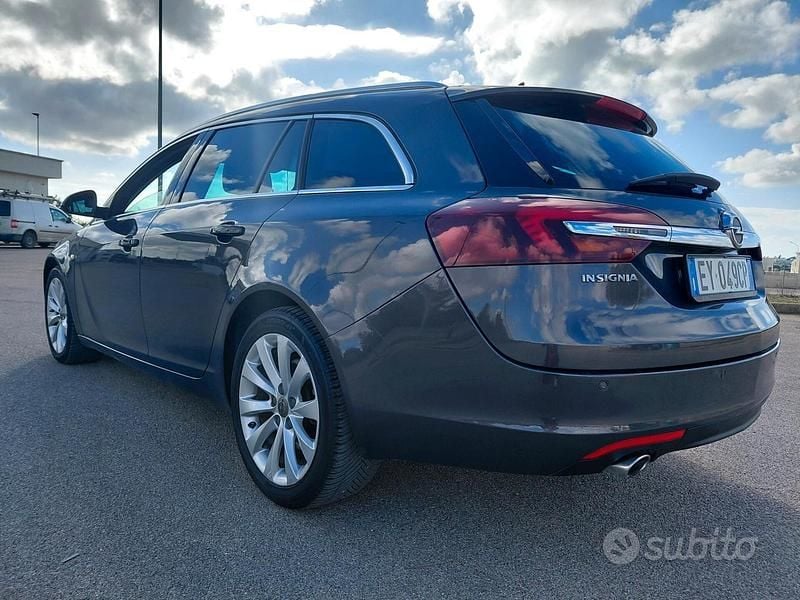 Usata Opel Insignia Business 170 CV (125 kW) 2015 Grigio Station wagon