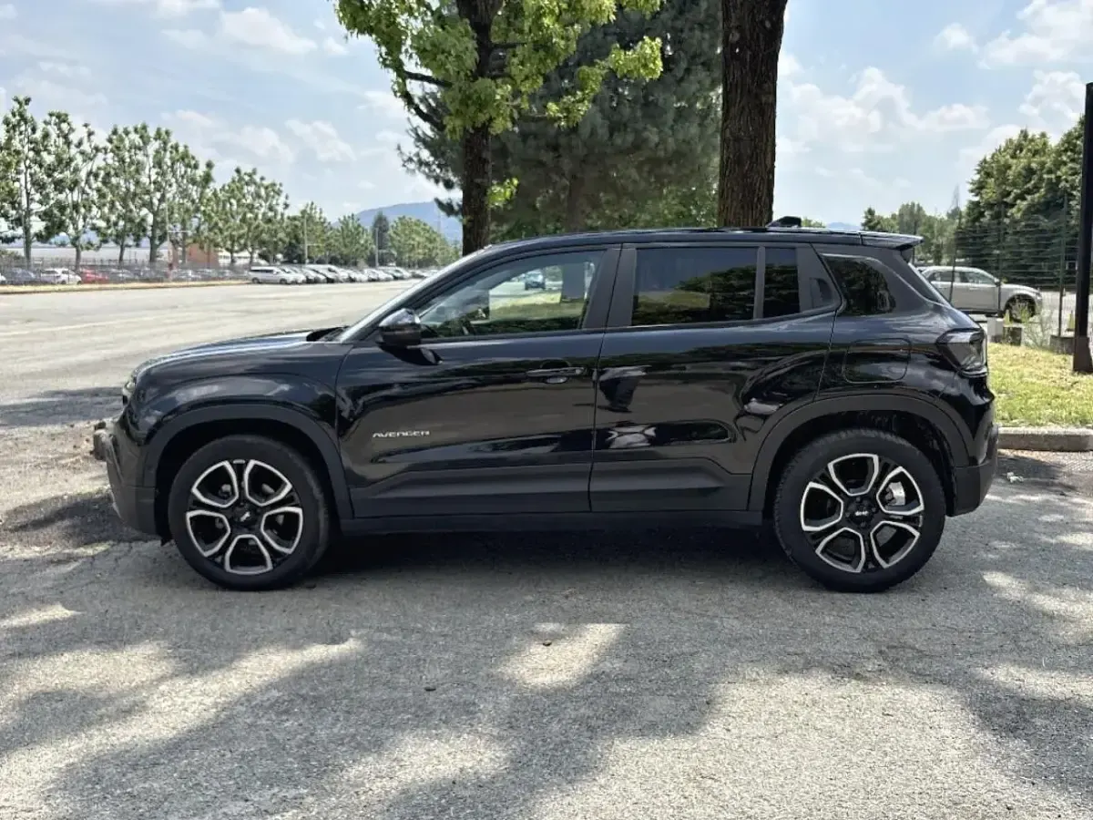 Usata Jeep Avenger Summit 101 CV (74 kW) 2023 Nero SUV