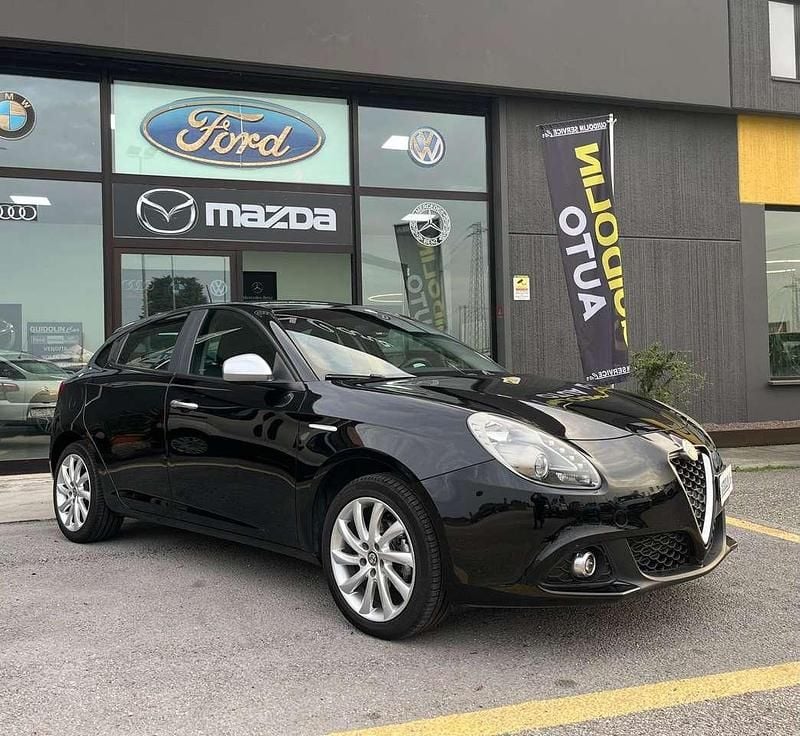 Nero Usata 2019 Alfa Romeo Giulietta Super Tre volumi | 13.800 € (Buon prezzo) - Immagine 1/4