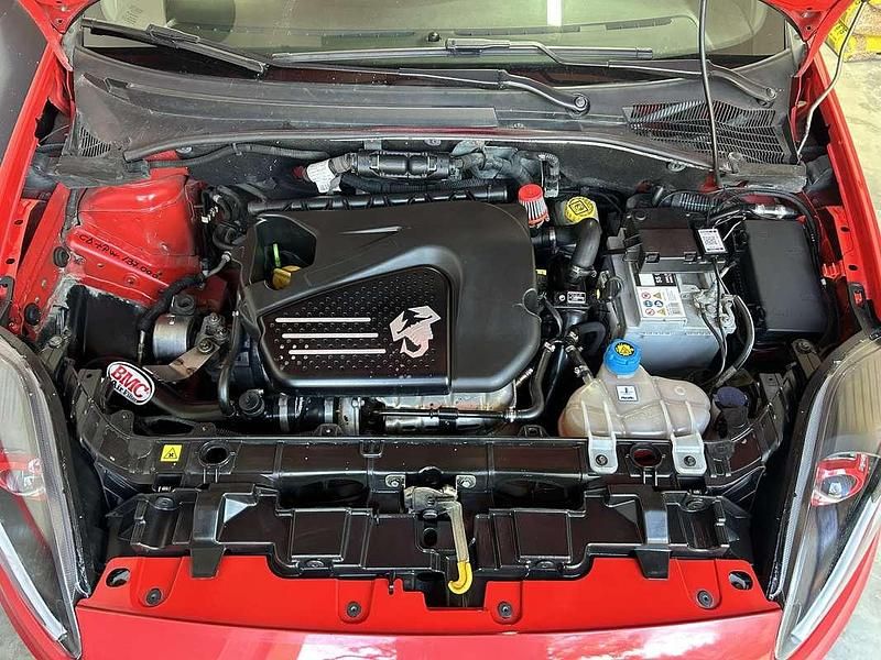 Usata Abarth Grande Punto 180 CV (132 kW) 2009 Rosso Utilitaria