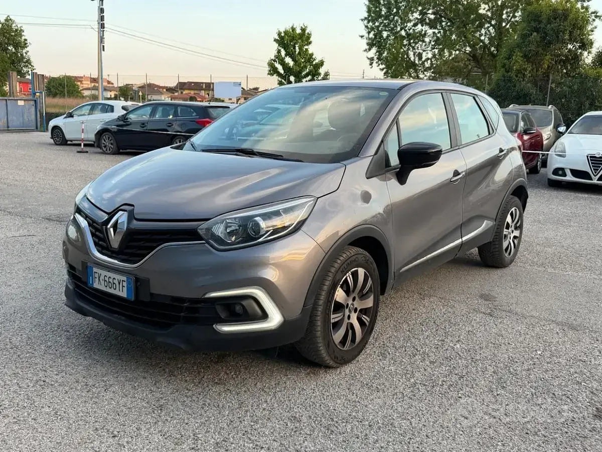 Occasion Renault Captur Life 90 PK (66 kW) 2017 Grijs SUV