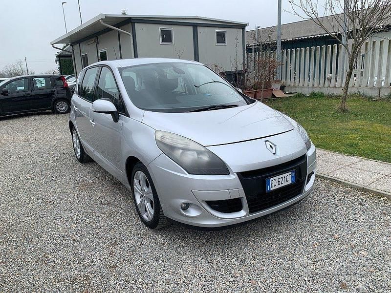 Usata Renault Scénic III Luxe 110 CV (80 kW) 2010 Grigio Monovolume