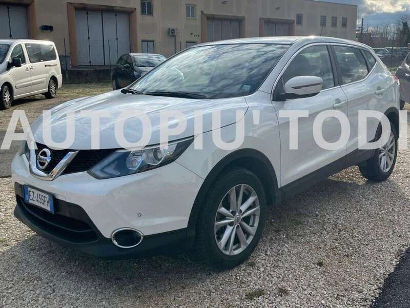 Usata Nissan Qashqai Acenta 110 CV (80 kW) 2015 Bianco SUV