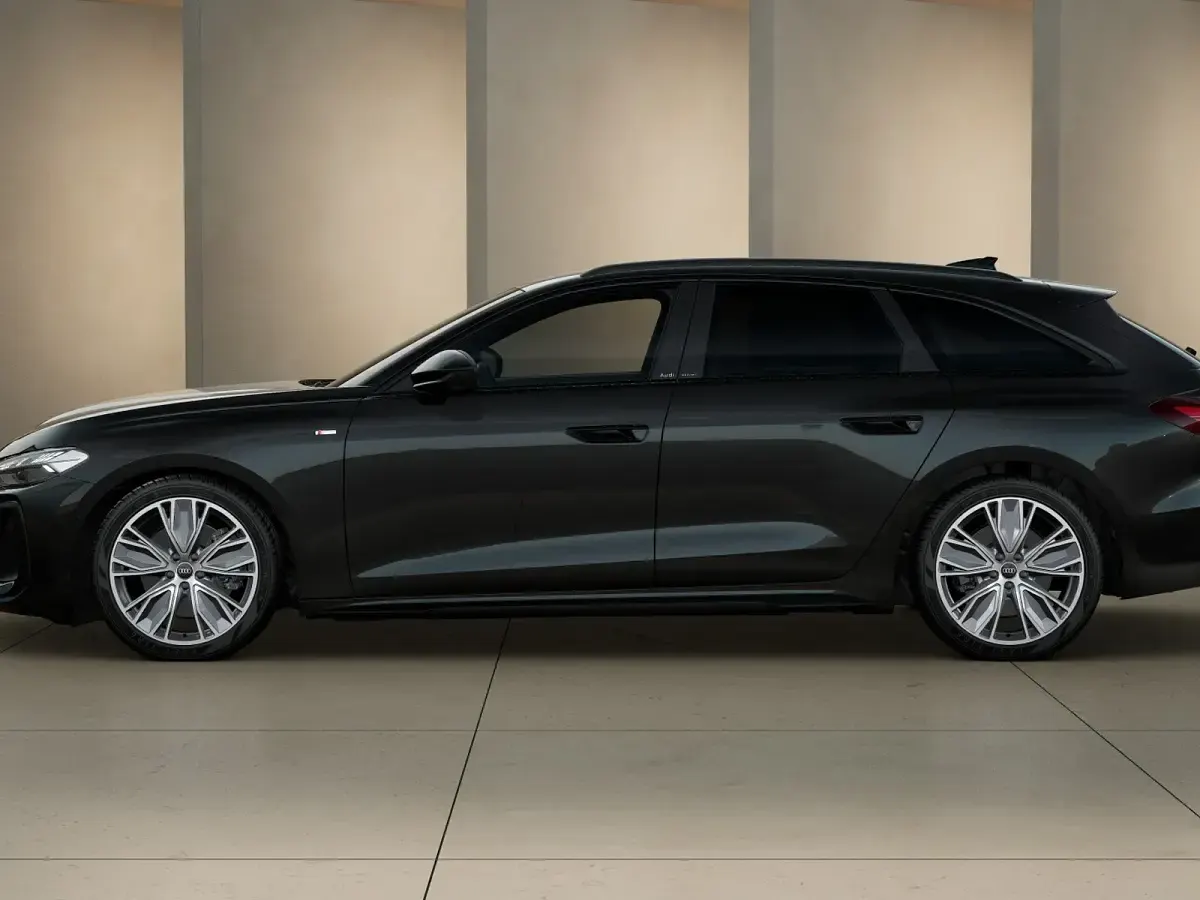 Nuova Audi A5 S-Line 204 CV (150 kW) 2026 Nero mito metallizzato Station wagon