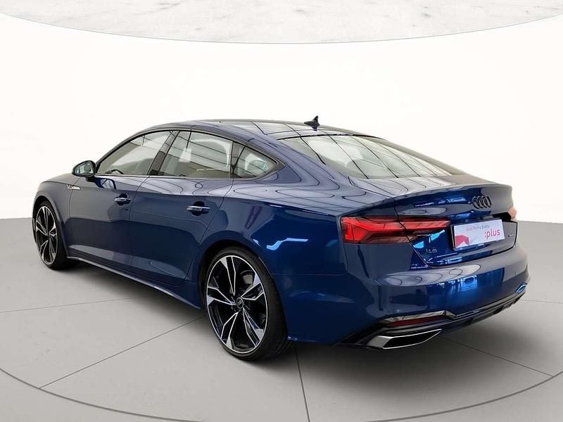 Usata Audi A5 Sportback S-Line 204 CV (150 kW) 2024 Blu ascari metallizzato Utilitaria