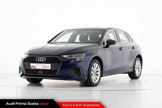 Usata Audi A3 Business 116 CV (85 kW) 2023 Blu navarra metallizzato Berlina