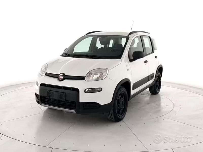 Usata Fiat Panda 4x4 S 95 CV (69 kW) 2018 Bianco Utilitaria