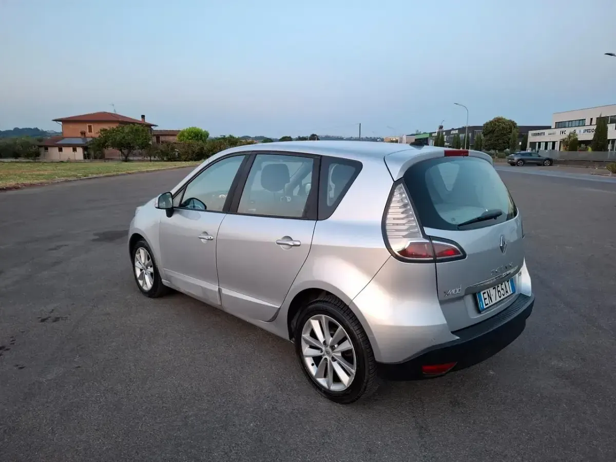 Usata Renault Scénic III Bose Edition 110 CV (80 kW) 2012 Argento Monovolume