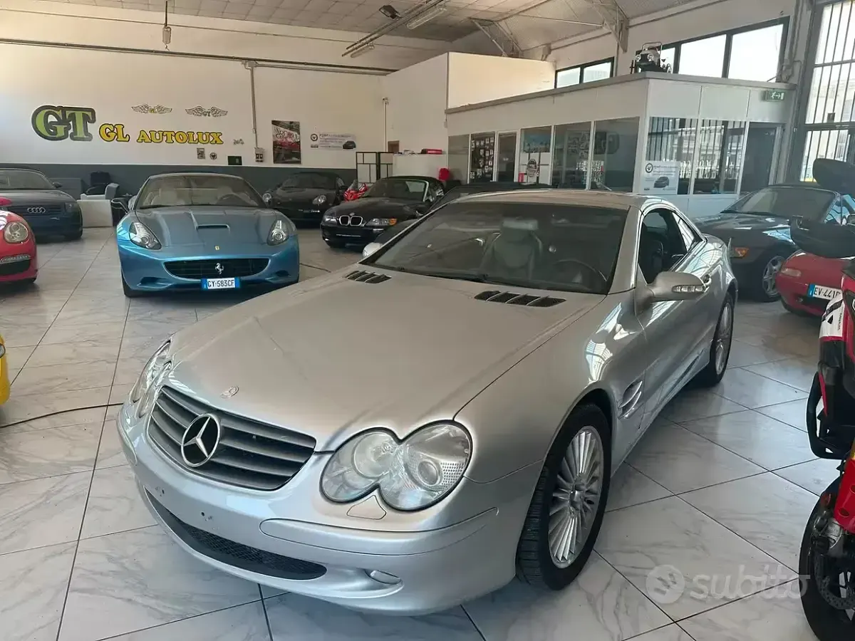 Usata Mercedes SL500 306 CV (225 kW) 2002 Grigio Cabrio