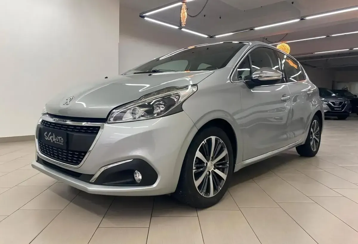 Usata Peugeot 208 Allure 100 CV (73 kW) 2017 Grigio Utilitaria