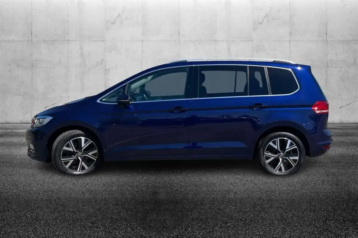 Usata VW Touran Executive 150 CV (110 kW) 2022 Blu/azzurro Monovolume