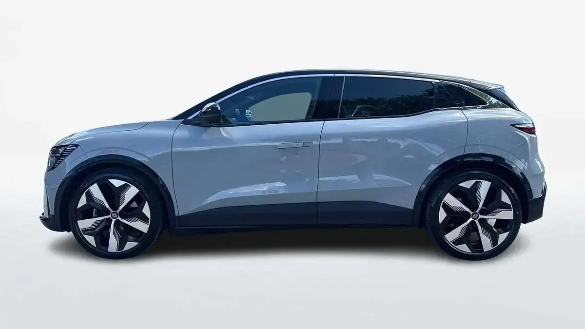Używany Renault Megane E-Tech Techno 160 kW (218 KM) 2023 Szary Sedan/Limuzyna