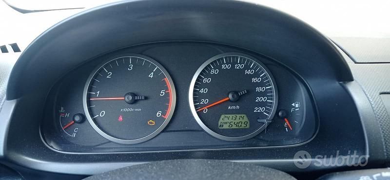 Usata Mazda 2 68 CV (50 kW) 2006 Nero Utilitaria