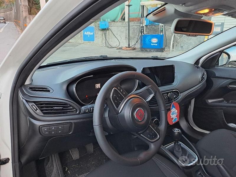 Usata Fiat Tipo Cross 131 CV (96 kW) 2023 Bianco Station wagon