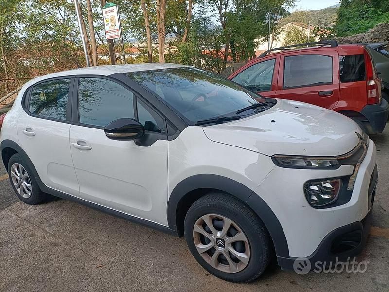 Usata Citroën C3 Shine 100 CV (73 kW) 2021 Bianco Utilitaria