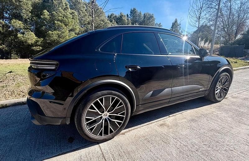 Usata Porsche Macan 380 kW (517 CV) 2025 Nero SUV