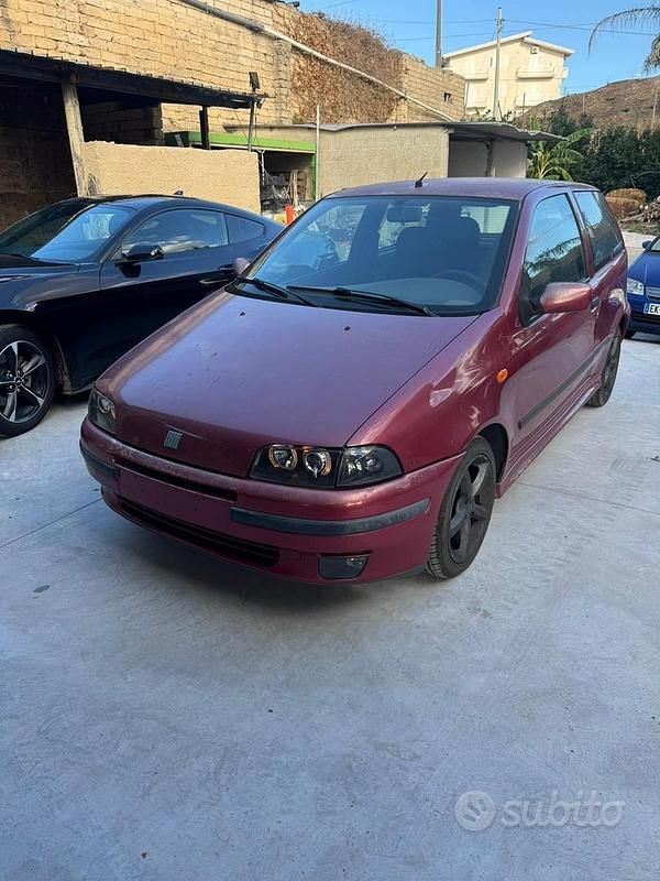 Usata Fiat Punto 131 CV (96 kW) 1999 Rosso Berlina