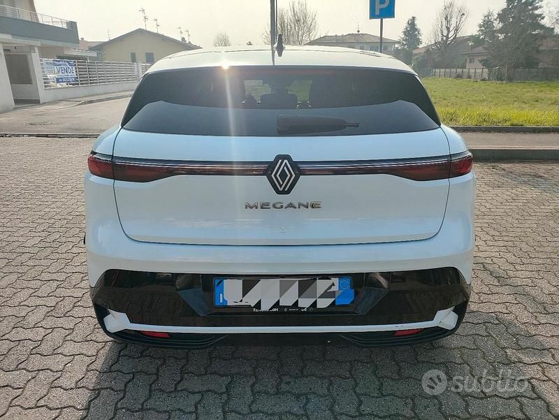 Usata Renault Megane E-Tech Techno 161 kW (220 CV) 2024 Bianco Coupé