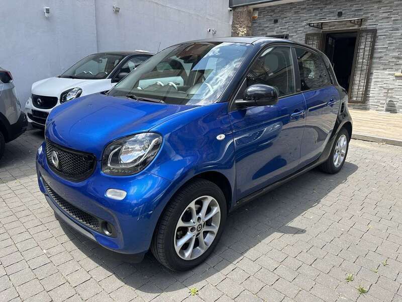 Blu/azzurro Usata 2015 Smart ForFour Passion Due volumi | 9000 € (Buon prezzo) - Immagine 1/4