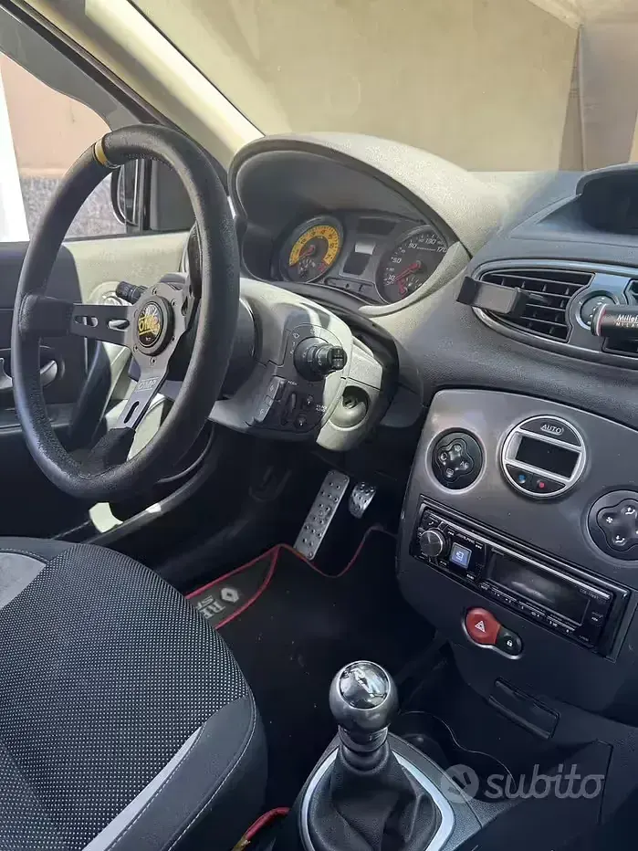 Usata Renault Clio III R.S. 203 CV (149 kW) 2009 Bianco Berlina