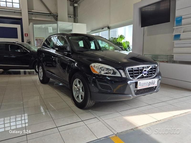 Usata Volvo XC60 Kinetic 163 CV (119 kW) 2013 Nero SUV