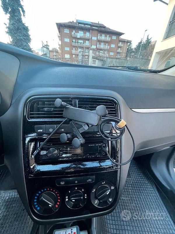 Usata Fiat Grande Punto Active 78 CV (57 kW) 2008 Blu/azzurro Utilitaria