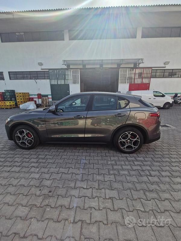 Usata Alfa Romeo Stelvio 190 CV (139 kW) 2020 Grigio SUV