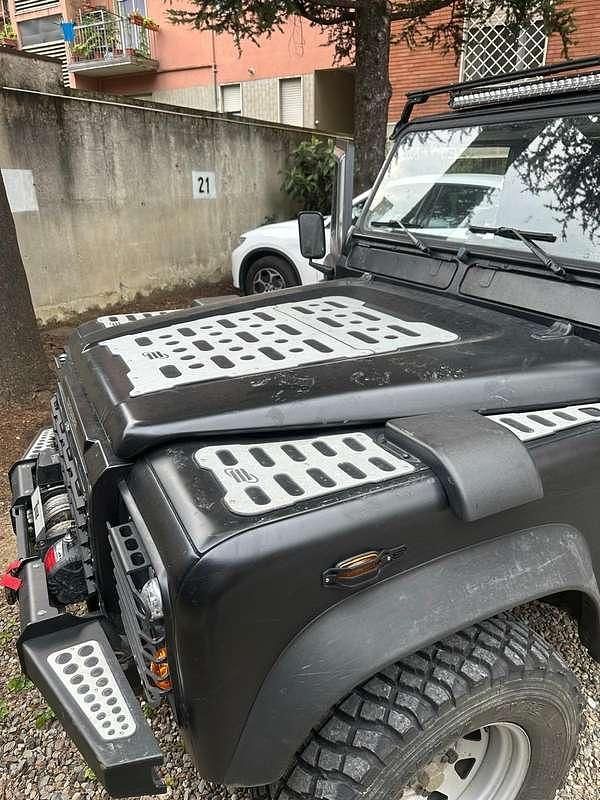 Usata Land Rover Defender 122 CV (89 kW) 2001 Nero Station wagon