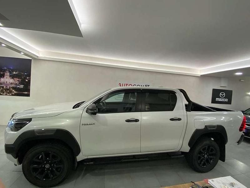 Usata Toyota HiLux 204 CV (150 kW) 2023 Bianco Pick-up