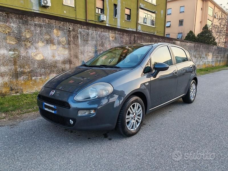 Usata Fiat Grande Punto 75 CV (55 kW) 2014 Grigio Utilitaria