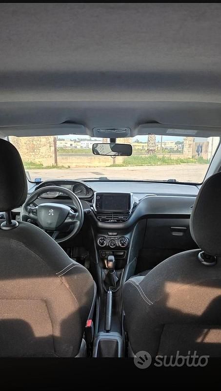 Usata Peugeot 208 2017 Utilitaria