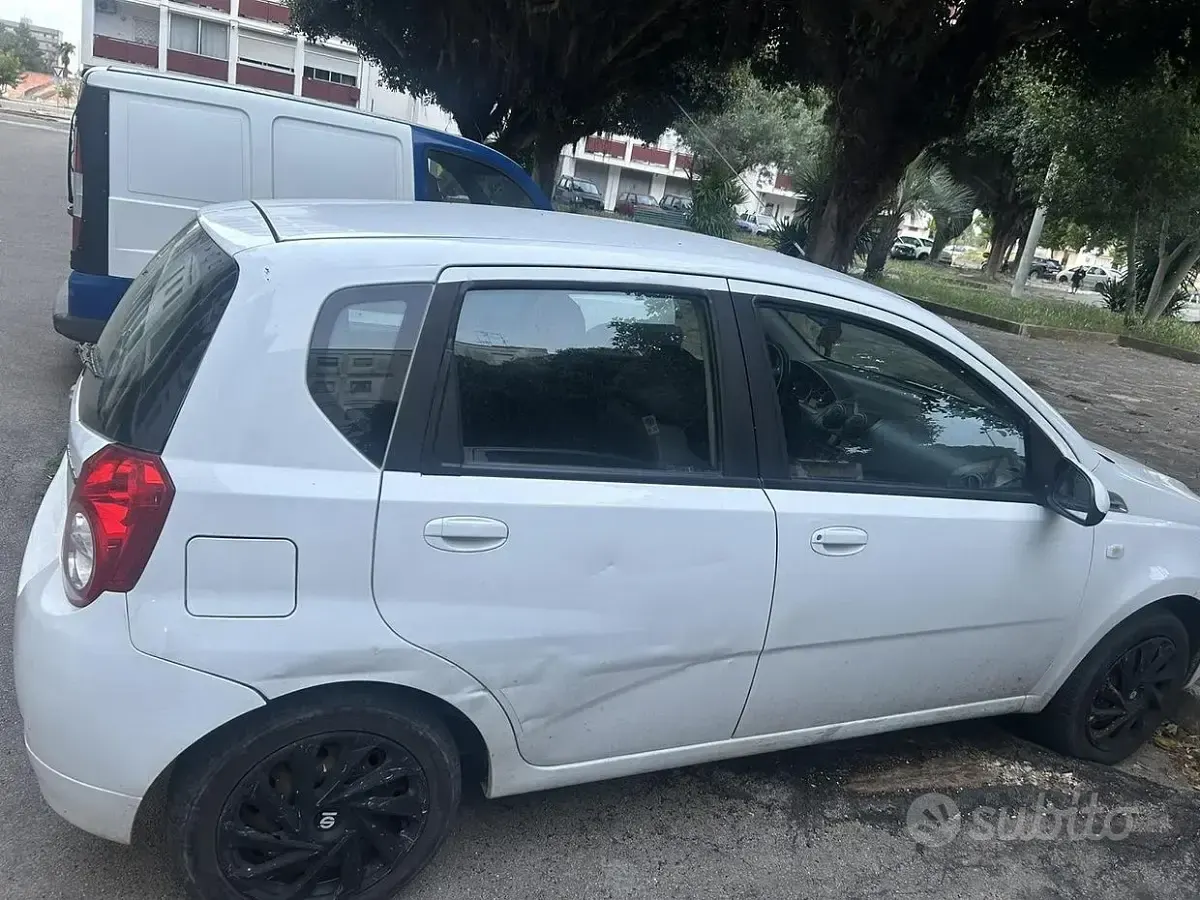 Usata Chevrolet Aveo 84 CV (61 kW) 2011 Berlina