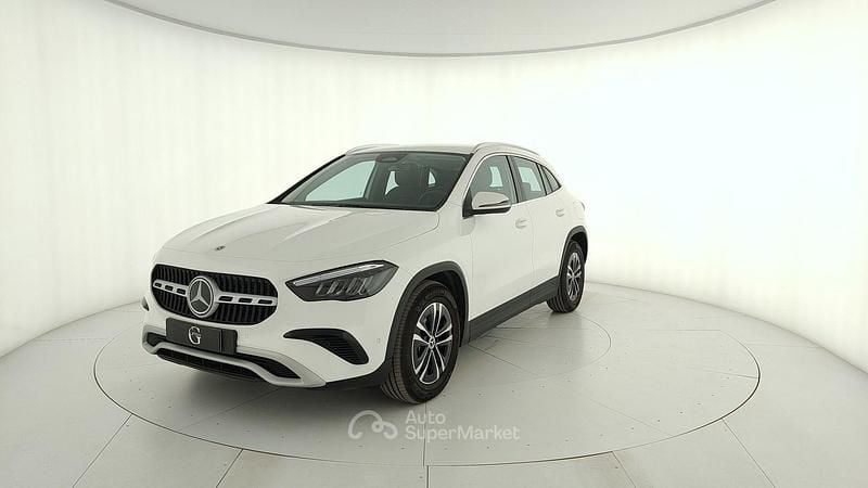 Usata Mercedes GLA180 Advanced 116 CV (85 kW) 2025 Bianco polare SUV