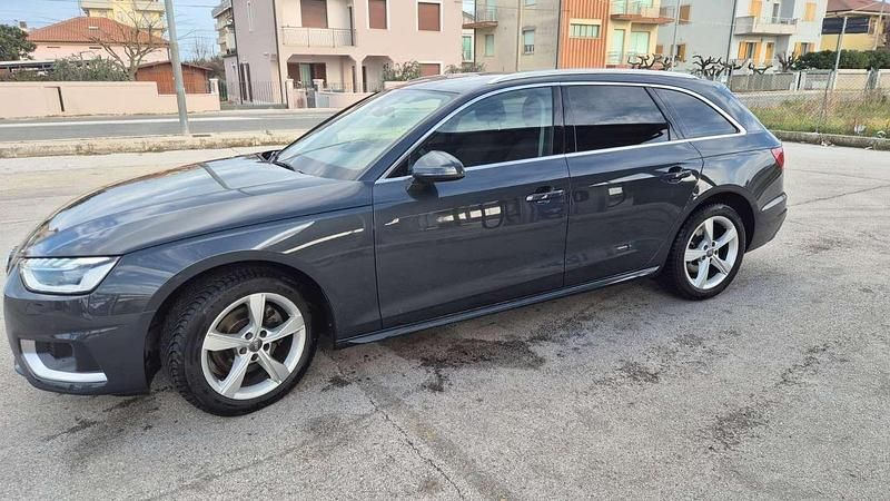 Usata Audi A4 Advanced Plus 163 CV (119 kW) 2020 Grigio Station wagon