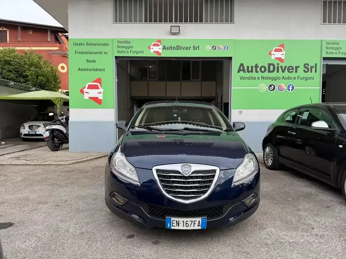 Usata Lancia Delta Silver 105 CV (77 kW) 2012 Blu Utilitaria