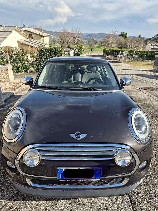 Usata Mini Cooper D Business 116 CV (85 kW) 2015 Marrone Utilitaria
