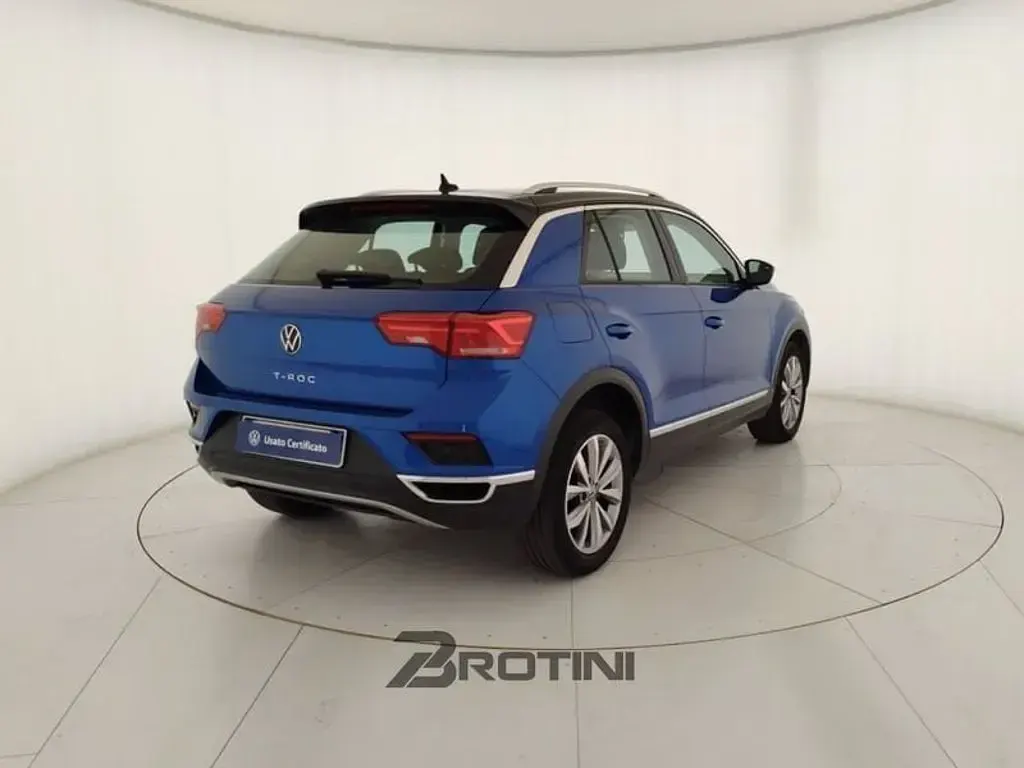 Usata VW T-Roc Style 110 CV (80 kW) 2022 Blu metallizzato SUV