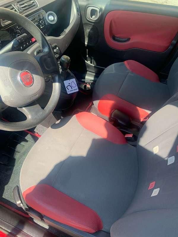 Usata Fiat Panda Lounge 69 CV (50 kW) 2013 Rosso Utilitaria