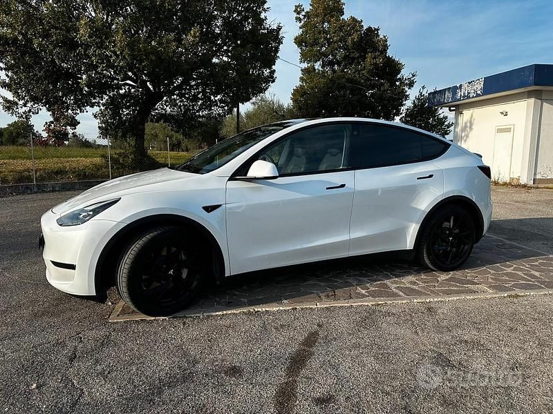 Usata Tesla Model Y 378 kW (514 CV) 2023 Bianco SUV