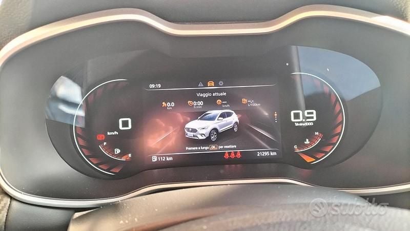 Usata MG ZS Luxury 106 CV (77 kW) 2023 Arancione Berlina