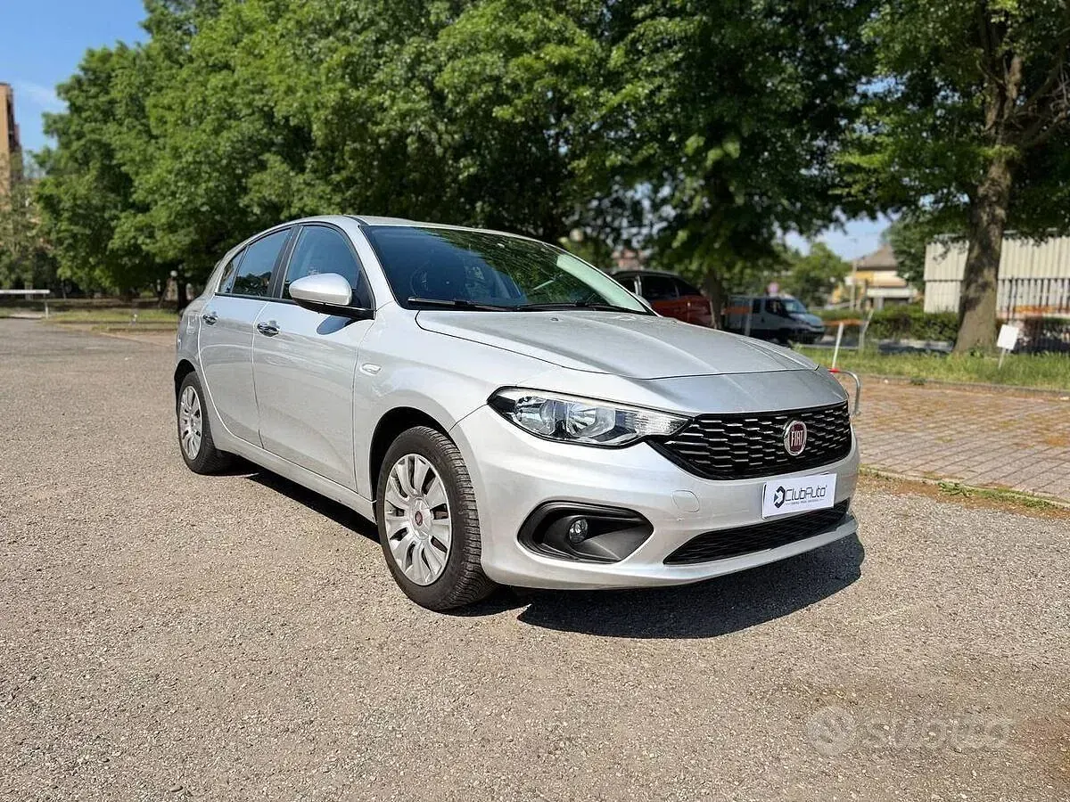 Occasion Fiat Tipo Business 95 ch (69 kW) 2018 Gris Berline