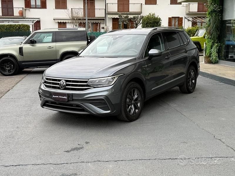 Usata VW Tiguan Allspace Elegance 150 CV (110 kW) 2023 Grigio SUV