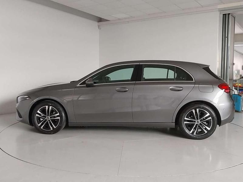 Usata Mercedes A180 Advanced 136 CV (100 kW) 2025 Grigio montagna met. Berlina