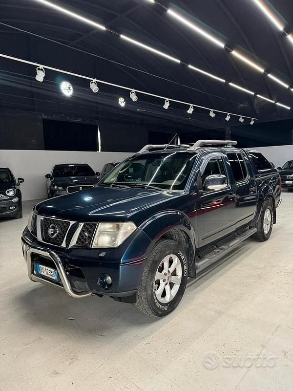 Blu Usata 2010 Nissan Navara Pick-up | 11.900 € (Buon prezzo) - Immagine 1/4