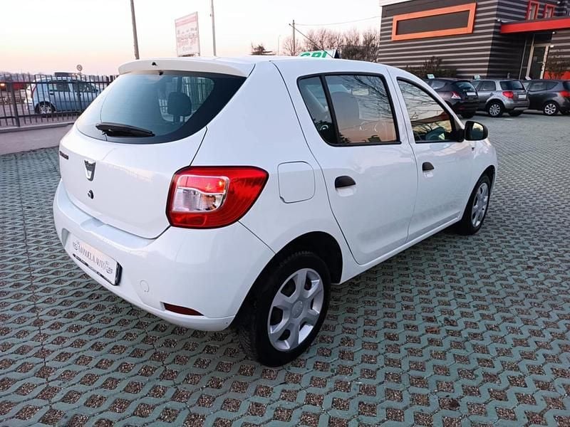 Usata Dacia Sandero Ambiance 89 CV (65 kW) 2015 Bianco Berlina